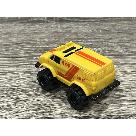 Vintage 1986 SCHAPER Stomper Yellow Chevrolet Chevy Van 4x4 McDonalds - Picture 8 of 9